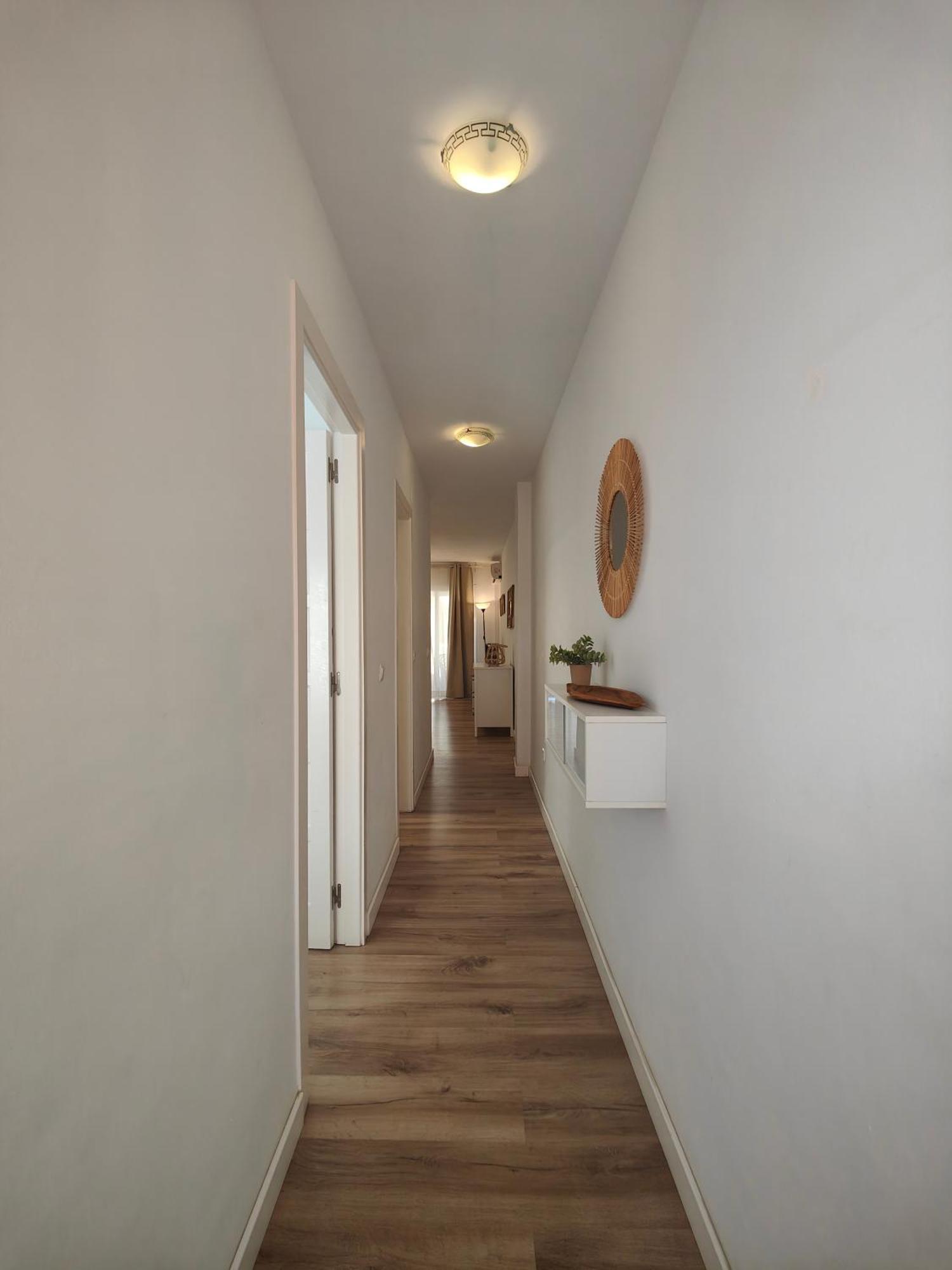 Renovated Apartment On Beachside With Pool Нерха Екстериор снимка