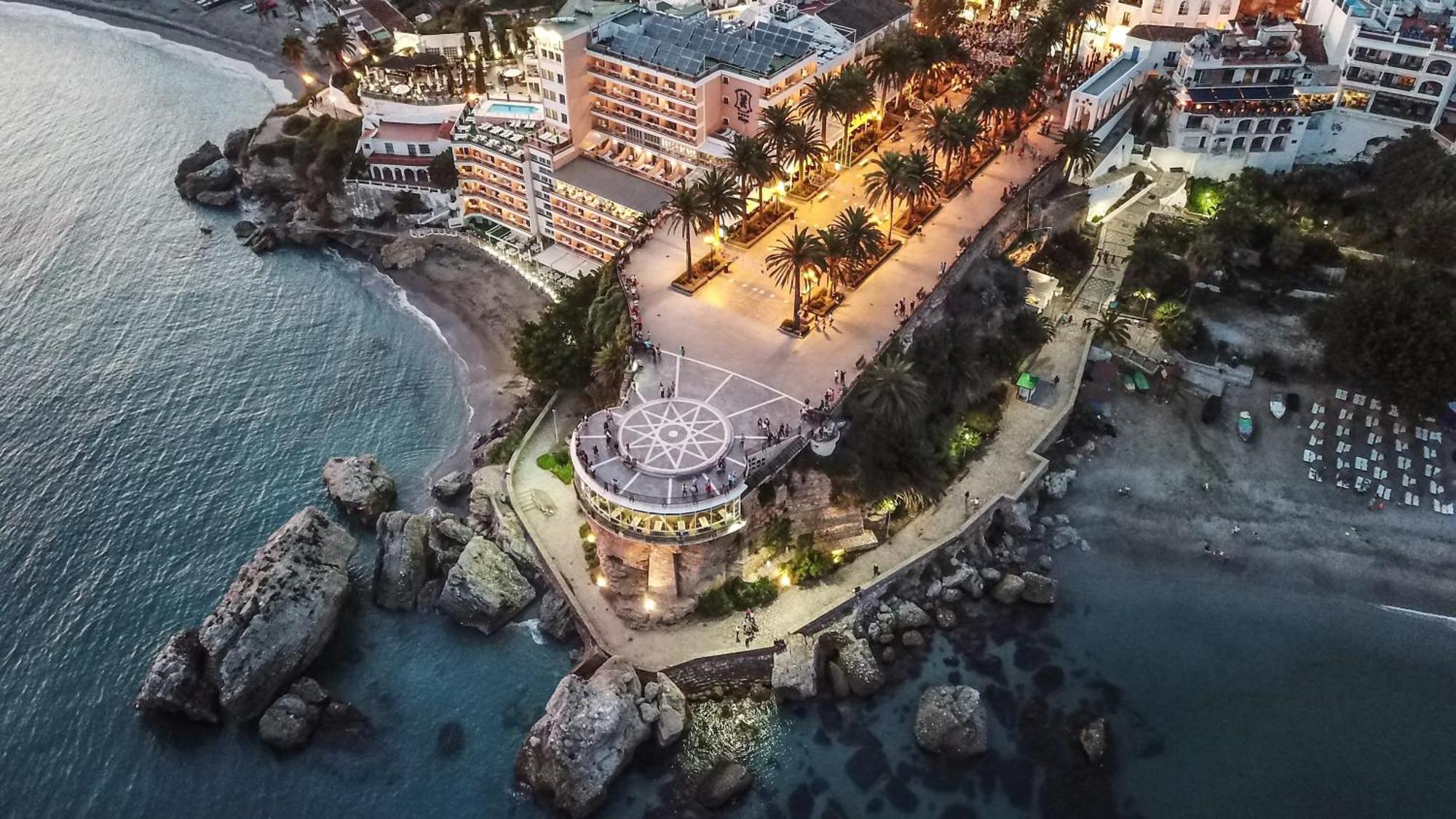 Renovated Apartment On Beachside With Pool Нерха Екстериор снимка