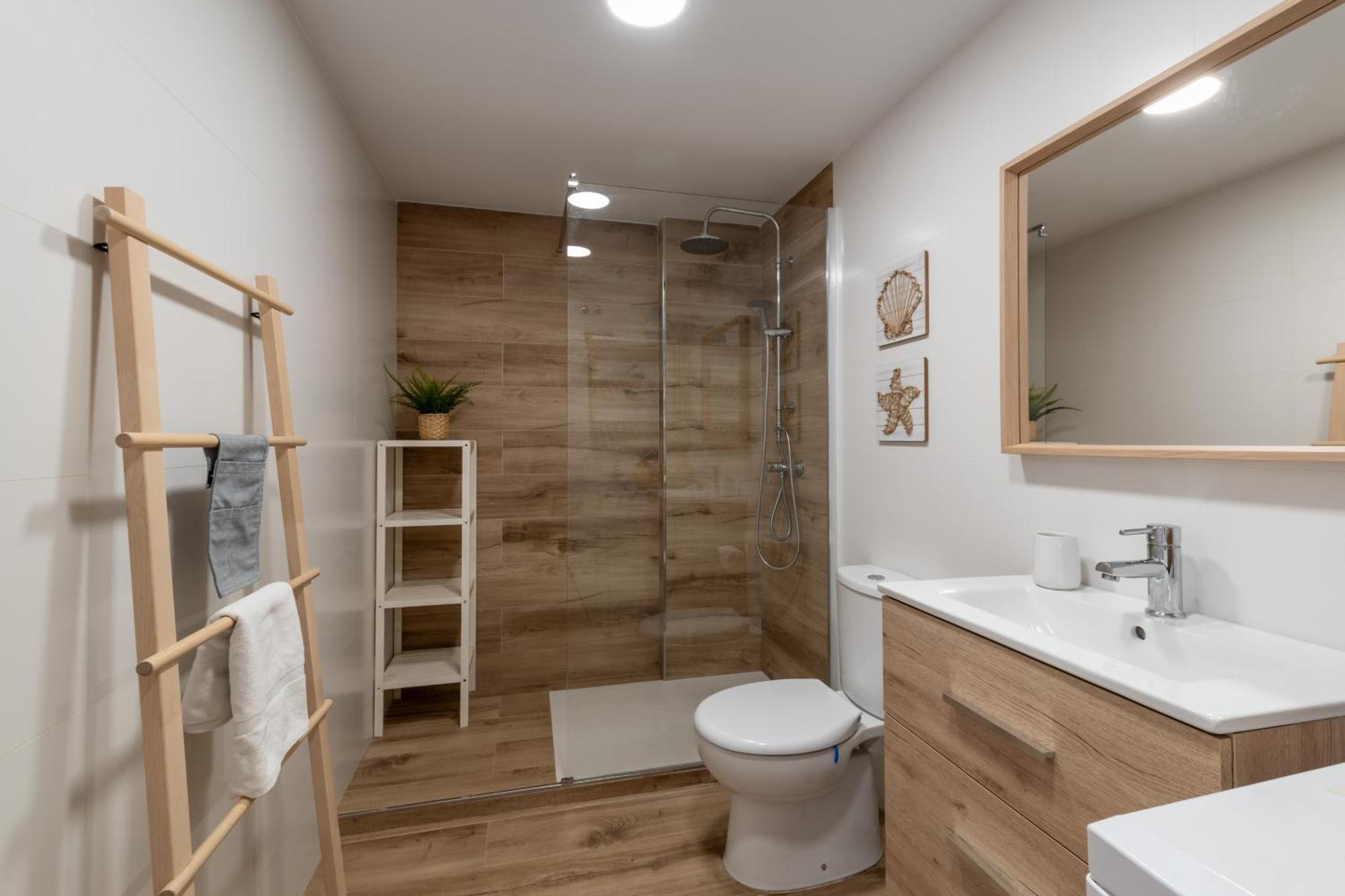 Renovated Apartment On Beachside With Pool Нерха Екстериор снимка