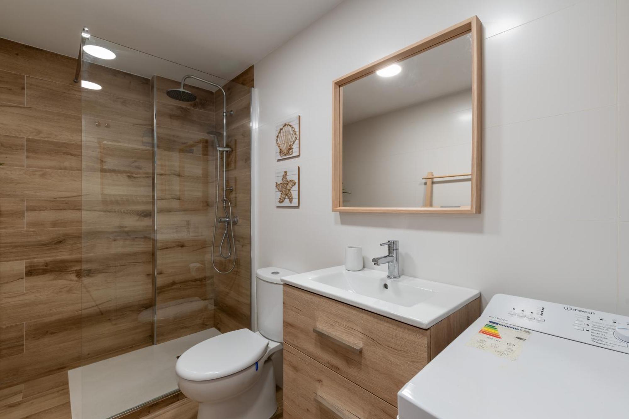Renovated Apartment On Beachside With Pool Нерха Стая снимка