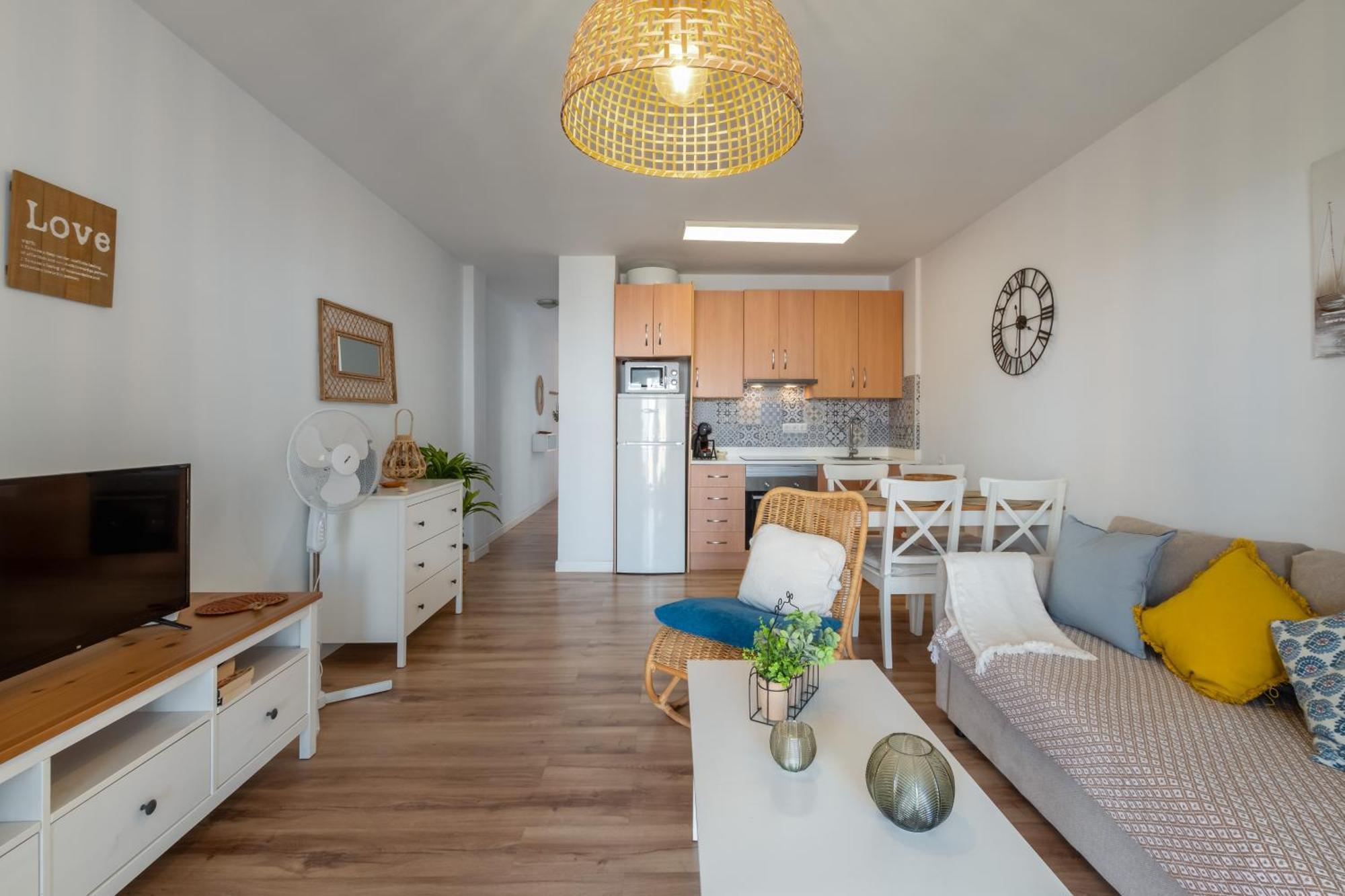 Renovated Apartment On Beachside With Pool Нерха Екстериор снимка